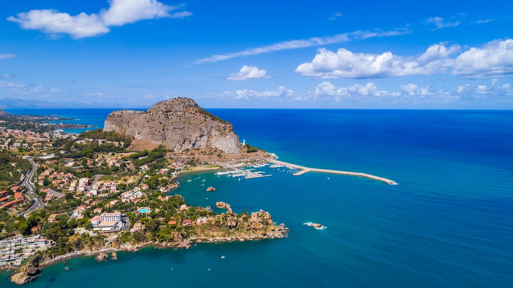 Una vista di Cefalù, in Sicilia