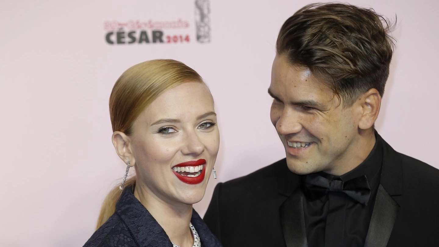 Scarlett Johansson e l'ex marito Romain Dauriac (Ansa)