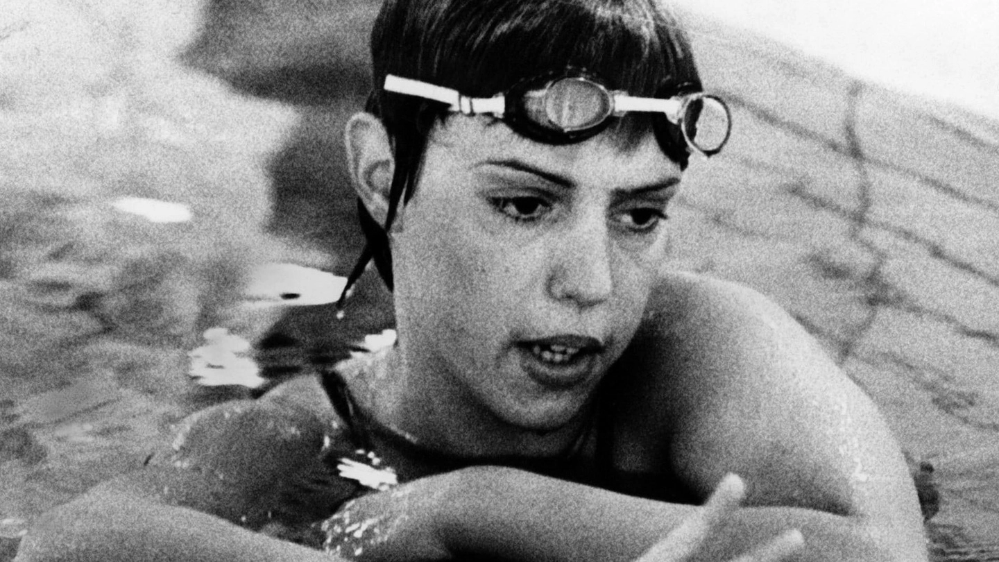 Novella Calligaris in vasca: oggi ha 66 anni
