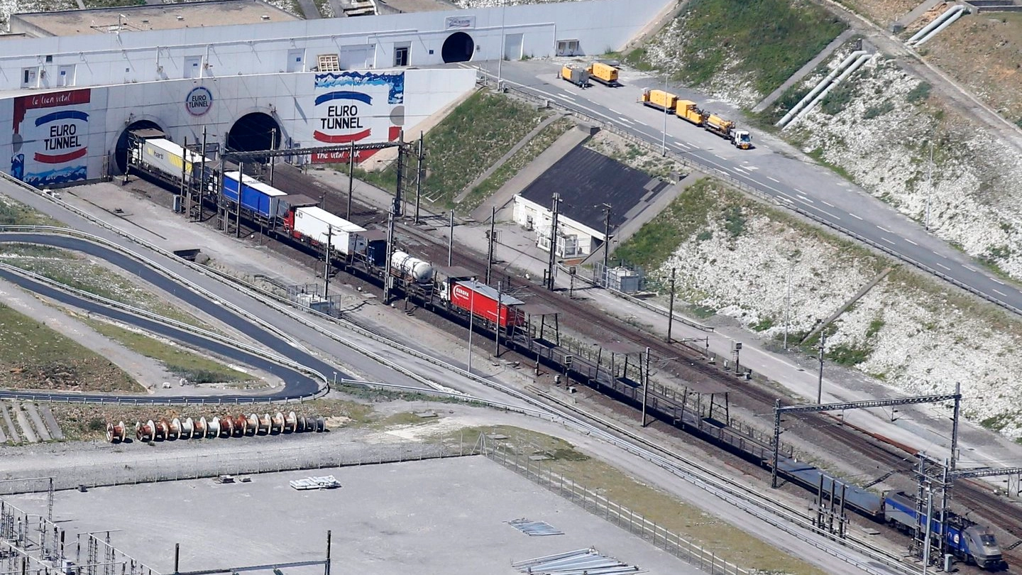L'imbocco dell'Eurotunnel a Calais (Lapresse)