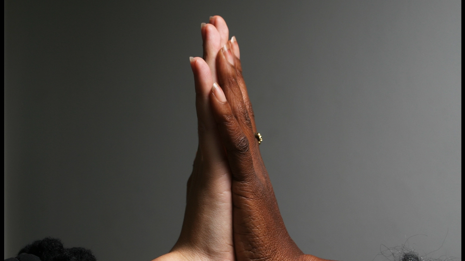 Mani, razzismo, antirazzismo, bianchi e neri: foto generica