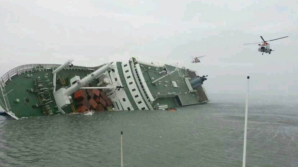 Il naufragio del traghetto sudcoreano Sewol (Ansa)