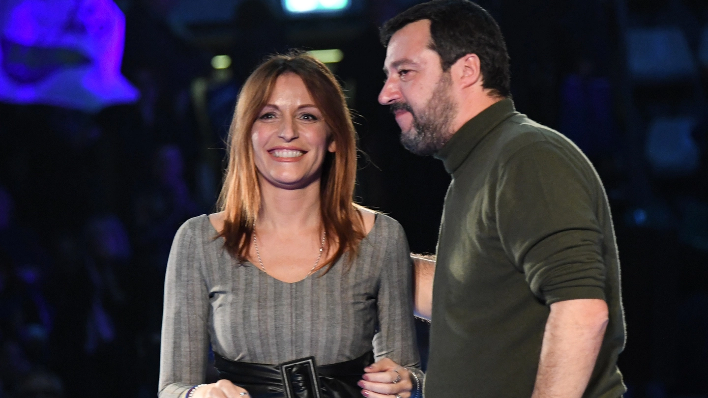 Lucia Borgonzoni e Matteo Salvini al PalaDozza di Bologna (FotoSchicchi)