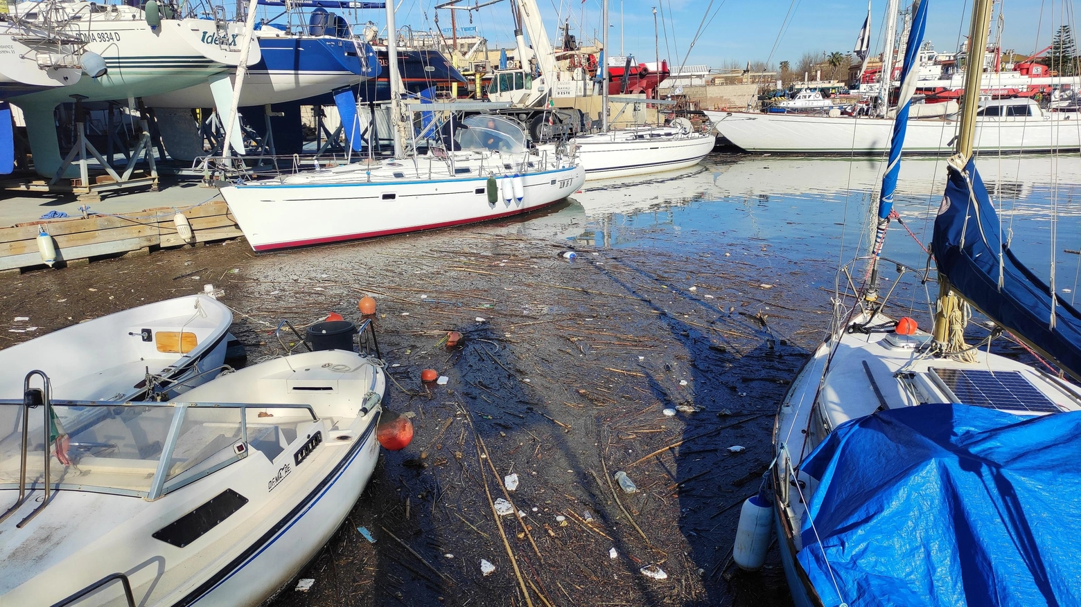 Porto canale di Fiumicino, sul Tevere, danneggiato dal maltempo (repertorio)
