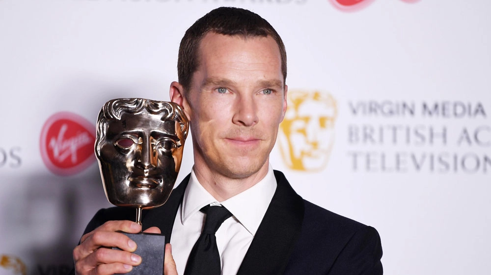 Benedict Cumberbatch con il BAFTA 2019 vinto grazie alla miniserie TV 'Patrick Melrose'