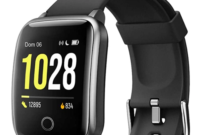 Smartwatch orologio fitness di Willful su amazon.com
