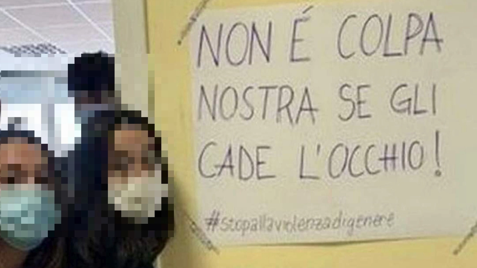 No minigonna a scuola, protesta al liceo Socrate di Roma (Ansa)