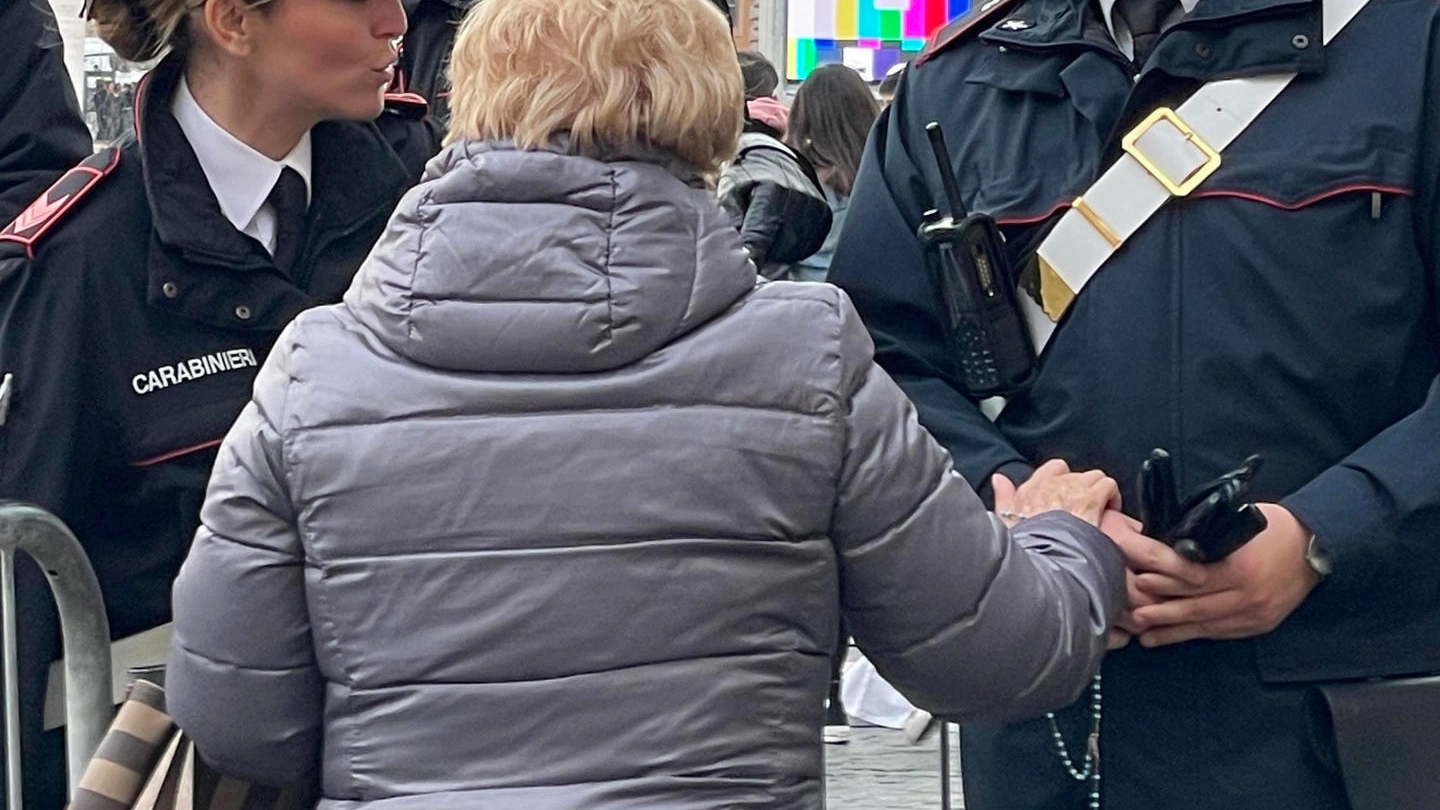 Anziani narcotizzati e rapinata, due donne in arresto a Roma
