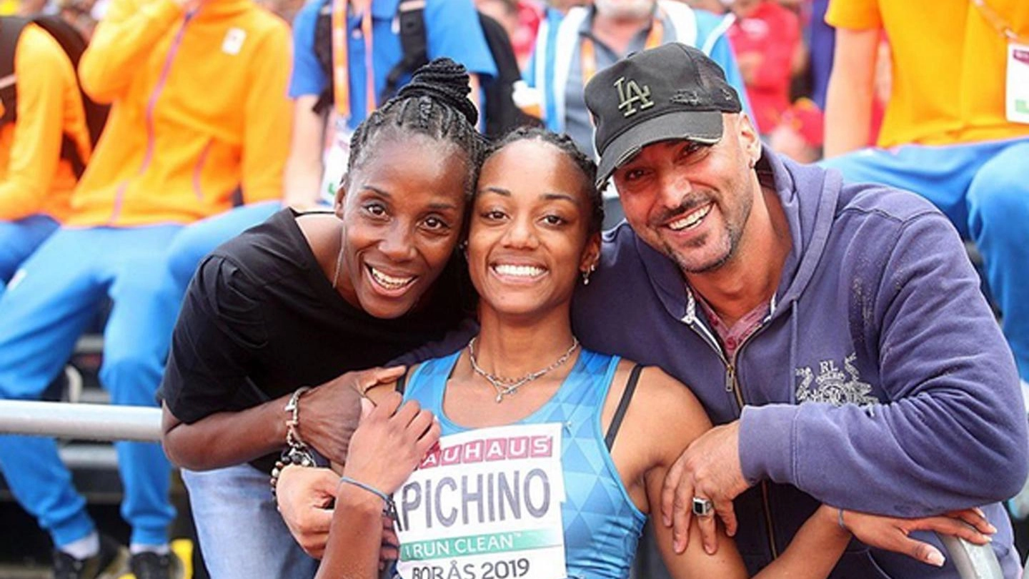Larissa Iapichino, 18 anni a luglio, con la mamma Fiona May e il papà Gianni Iapichino