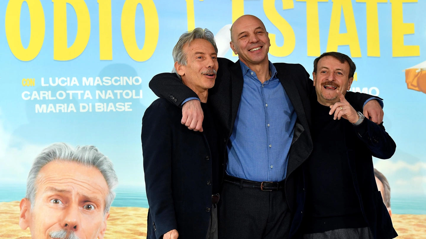 Aldo, Giovanni e Giacomo al photocall del film 'Odio l'estate' (Ansa)