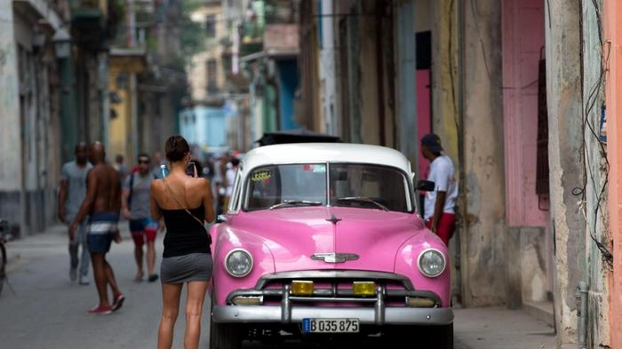 Cuba, ultima nazione raggiunta da Internet mobile (Ansa)