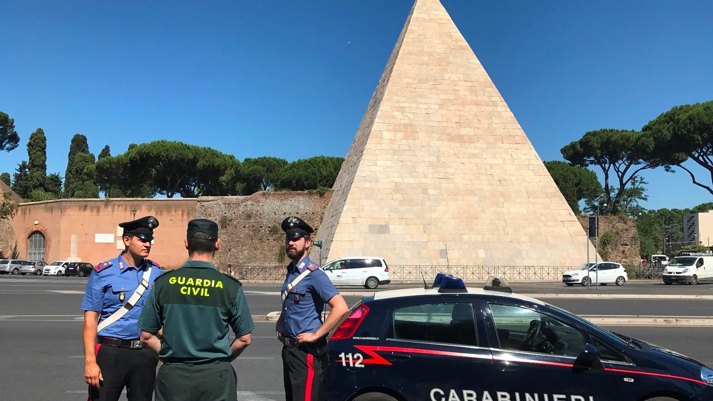 Pattuglie congiunte carabinieri e guardia civil a Roma 