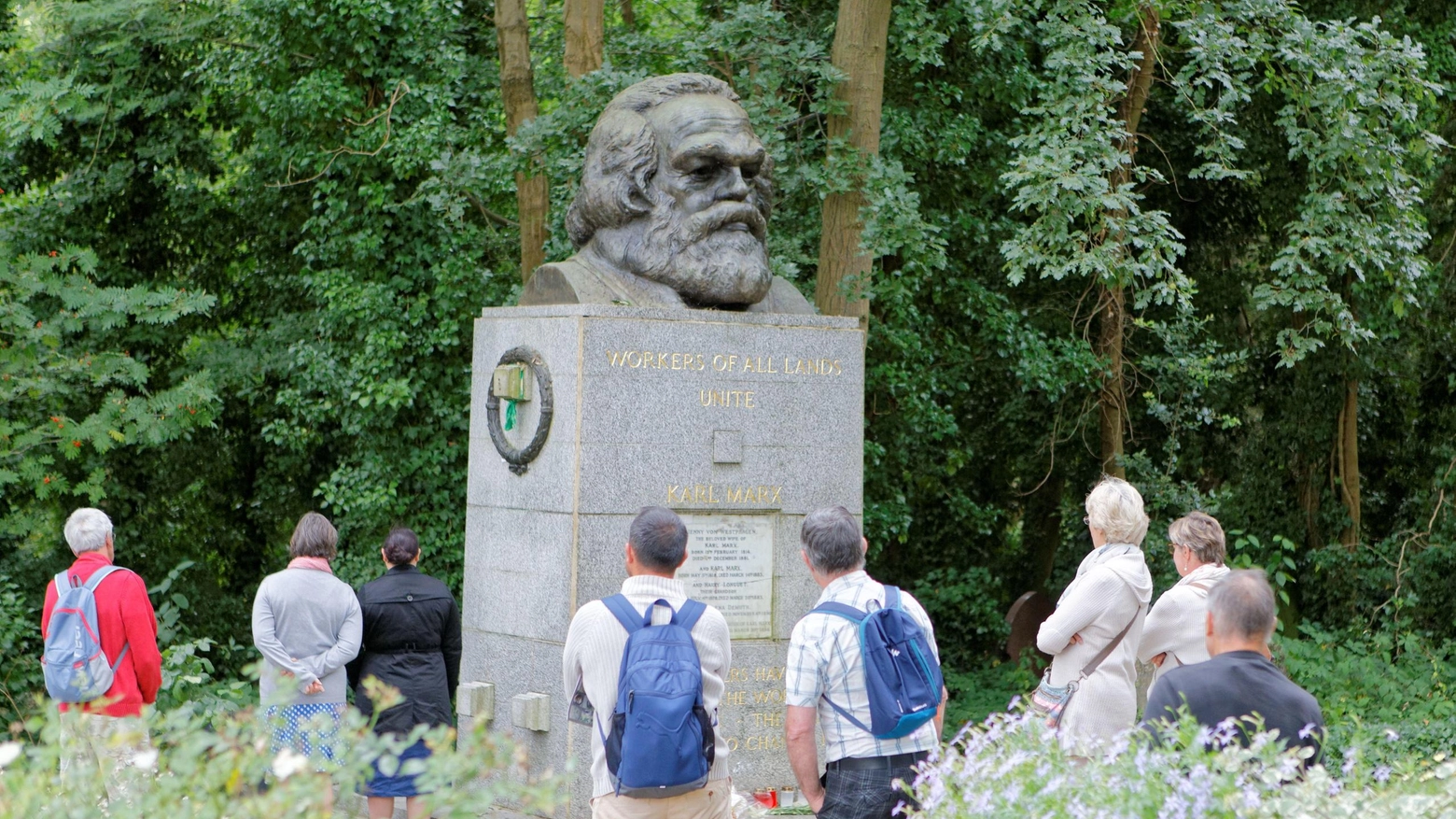 In vendita le tombe vicino alla lapide di Marx