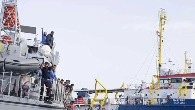 Migranti: funerali bimbo morto in mare