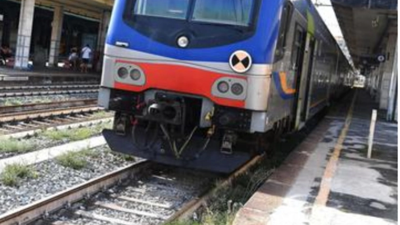 Lite sui binari a Tivoli, 48enne muore investito dal treno (immagini di repertorio)