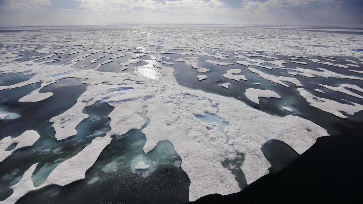 Lo scioglimento del ghiaccio nel mare dell'Arcipelago artico canadese (Ansa)