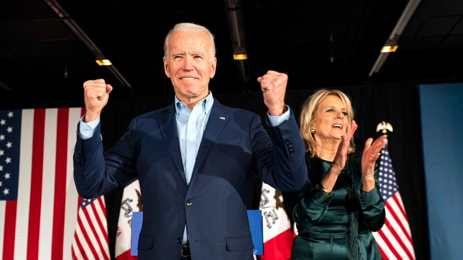 Joe Biden insieme alla moglie Jill (Ansa)