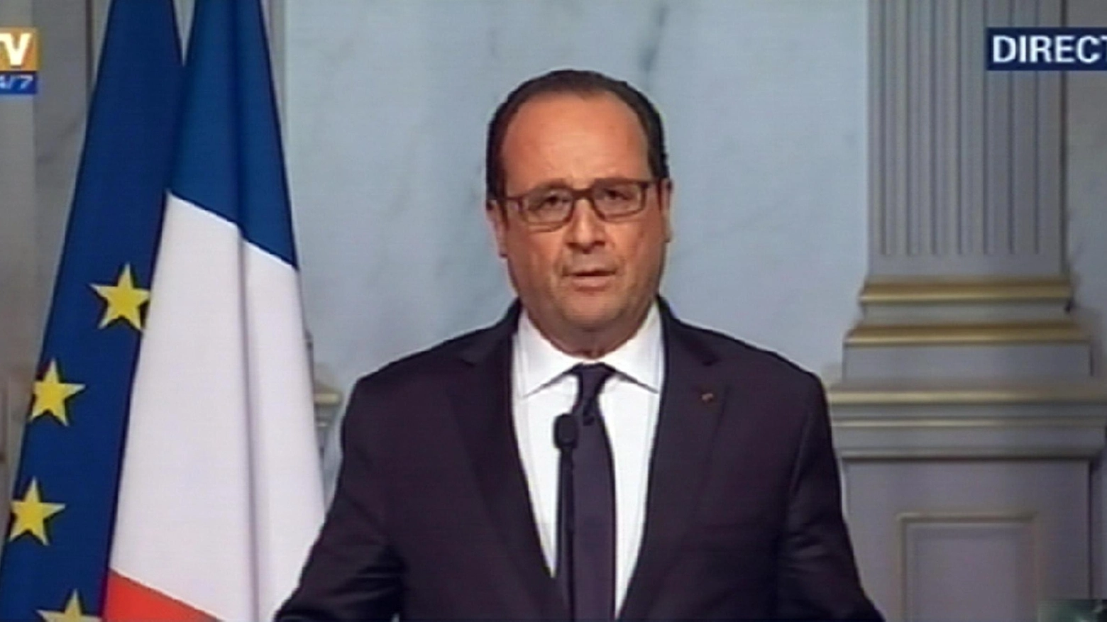 Francois Hollande annuncia la chiusura delle frontiere