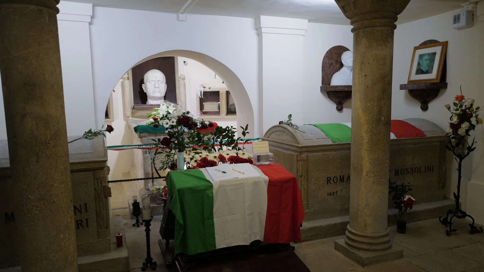 La tomba di Mussolini a Predappio