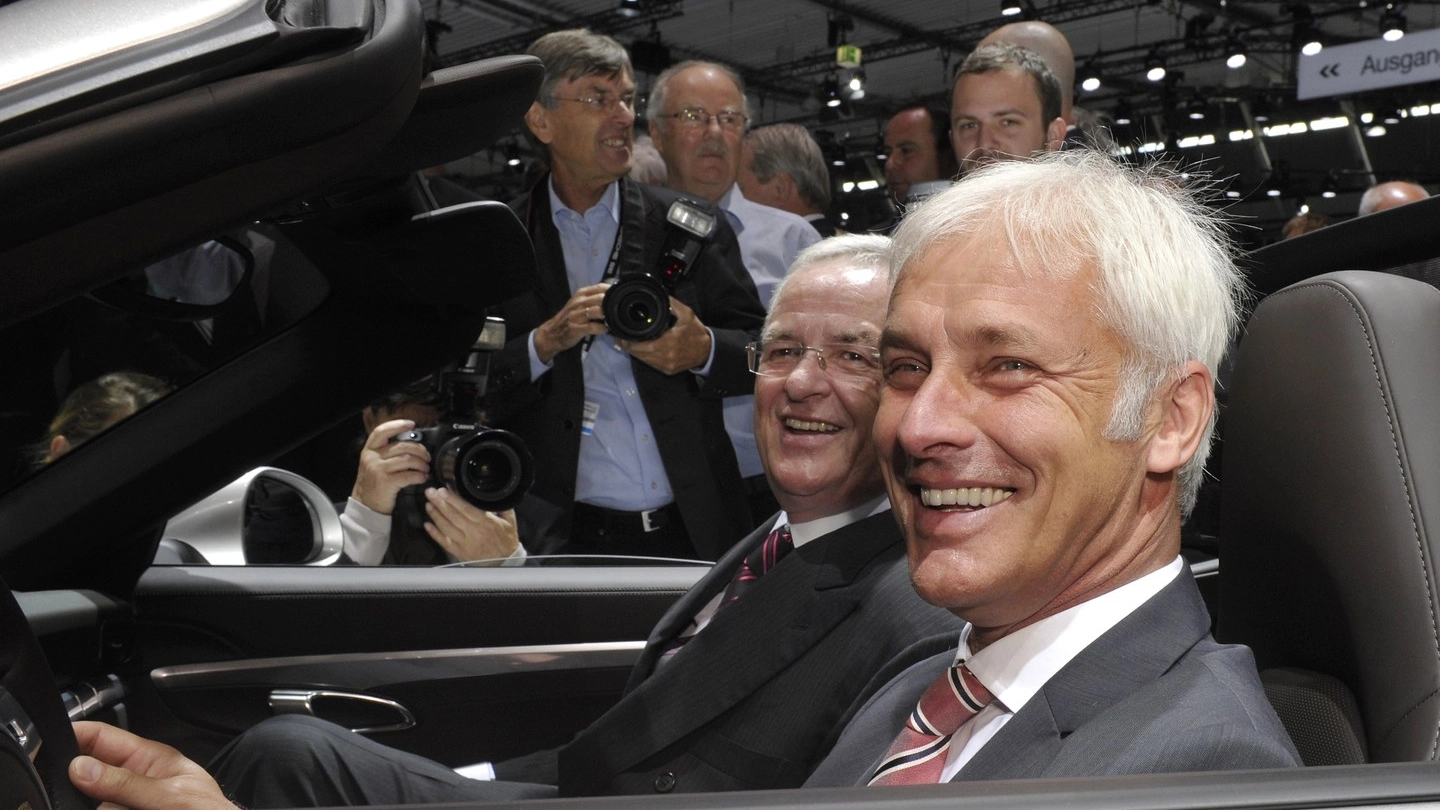Mathias Mueller, nuovo ad di Volkswagen, con Martin Winterkorn (Afp)