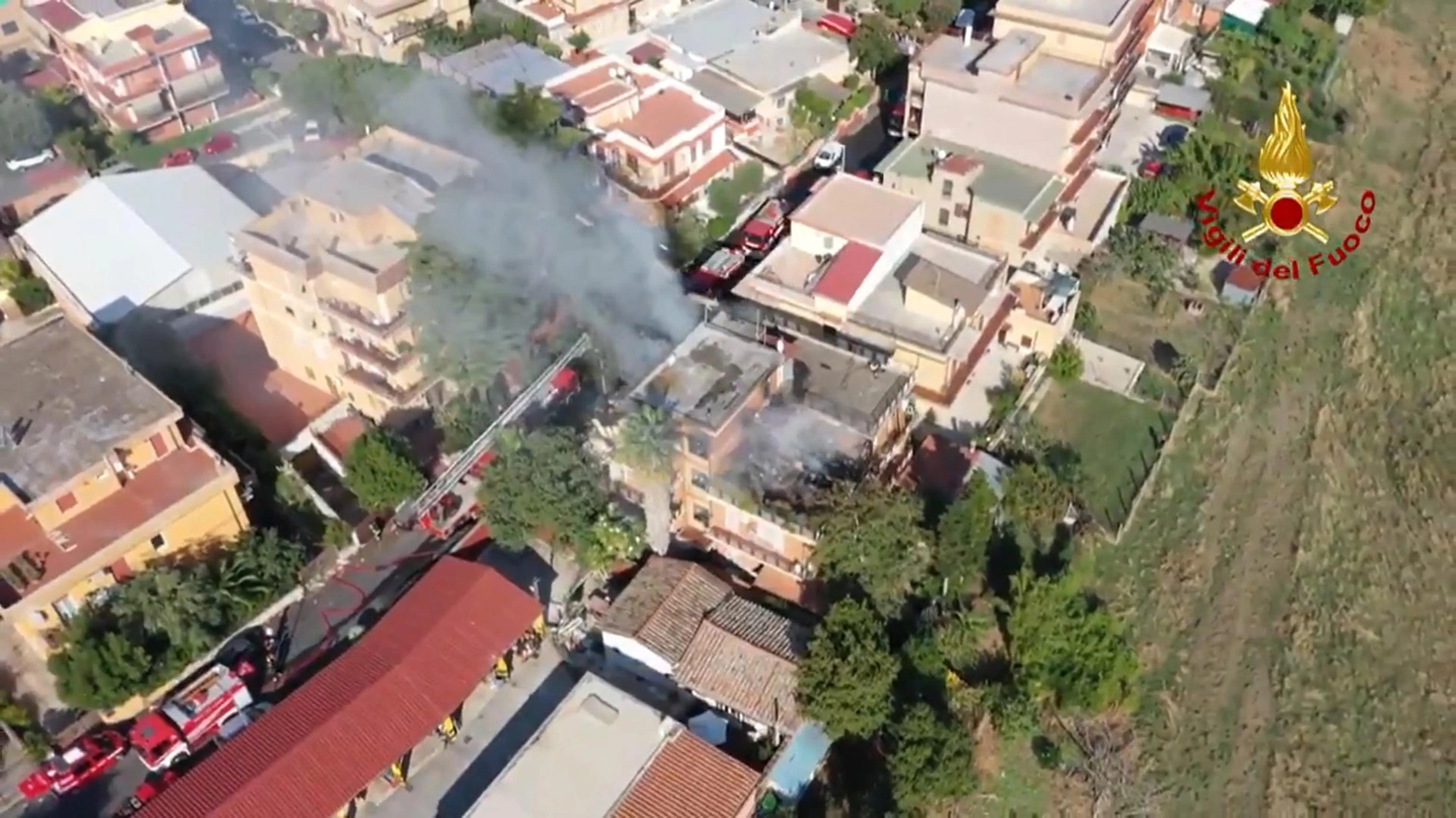 Roma esplosione di una palazzina in via Atteone: crollato il solaio