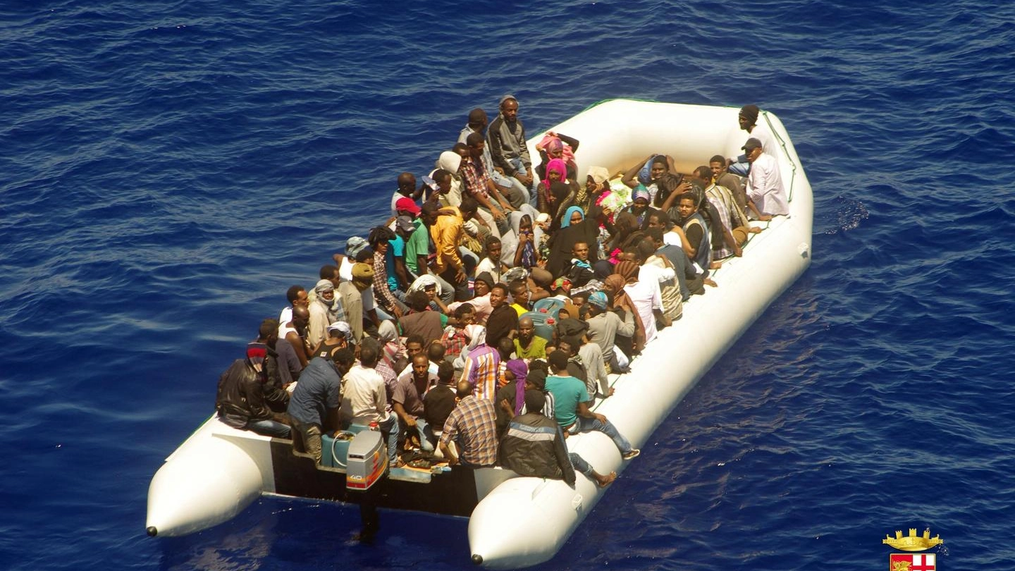 Migranti, le operazioni di Mare Nostrum (Ansa)