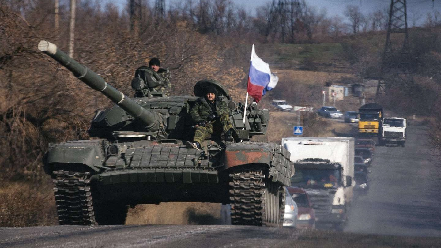 Un carro armato filorusso nell'Est dell'Ucraina (AFP)