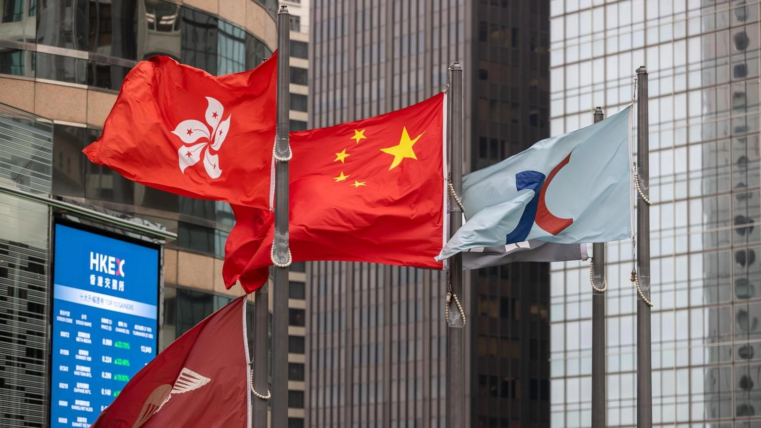 Borsa: Hong Kong negativa, apre a -1,15%