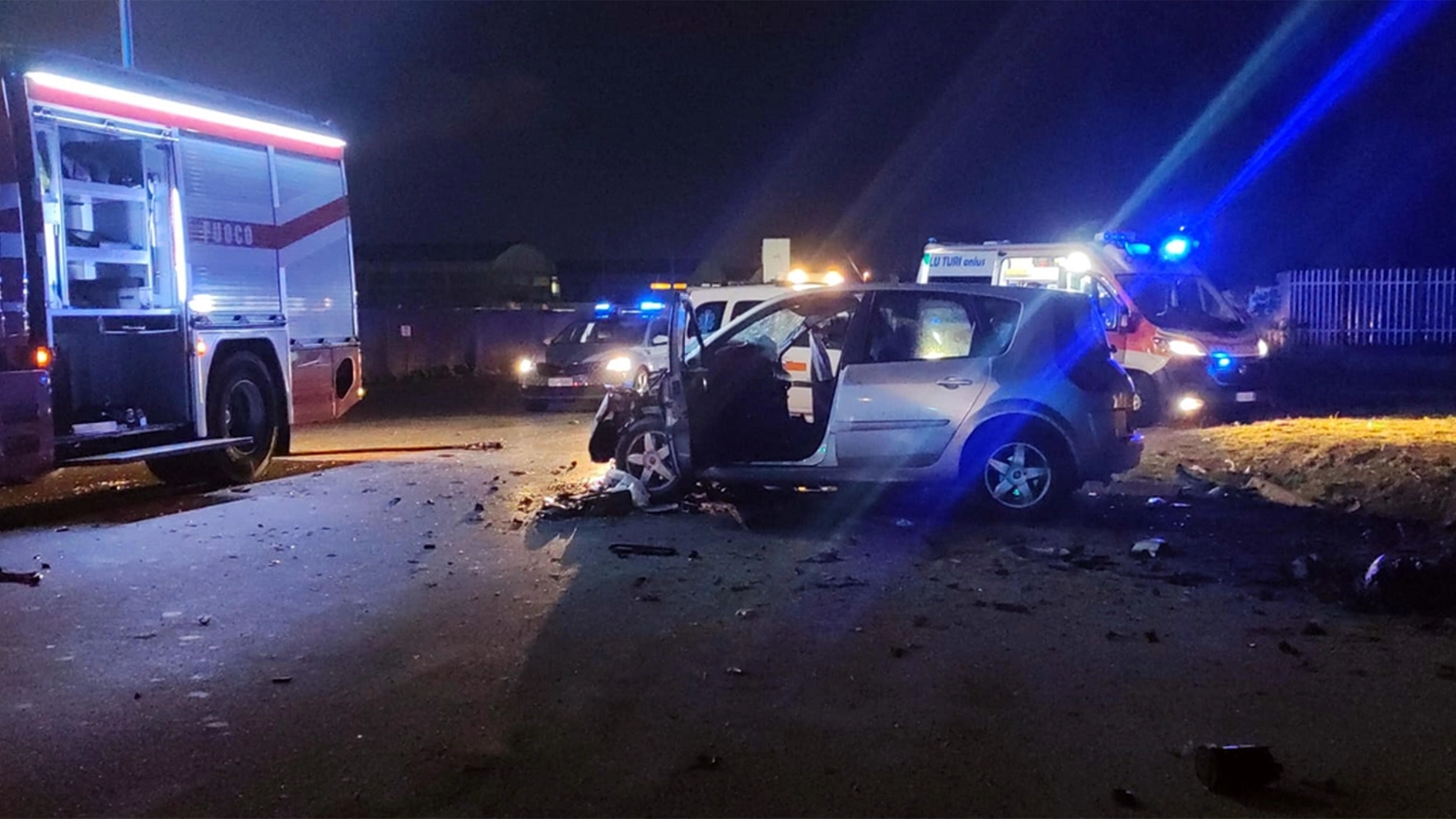 Scontro tra due auto a Bitonto, morti 4 giovani (Ansa)