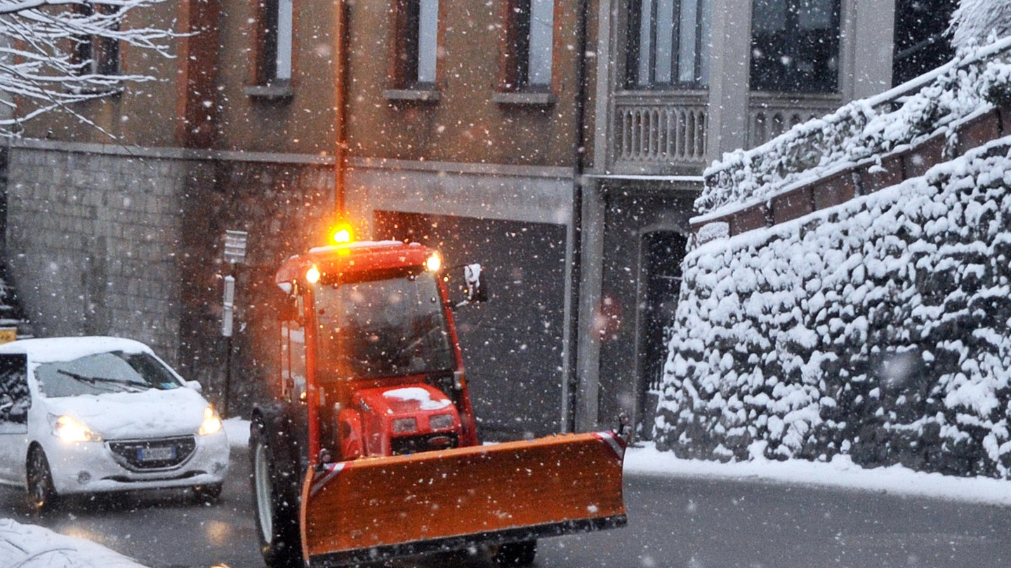 SOLDI Per risparmiare si è deciso di non spargere il sale e spalare la neve sulle strade provinciali
