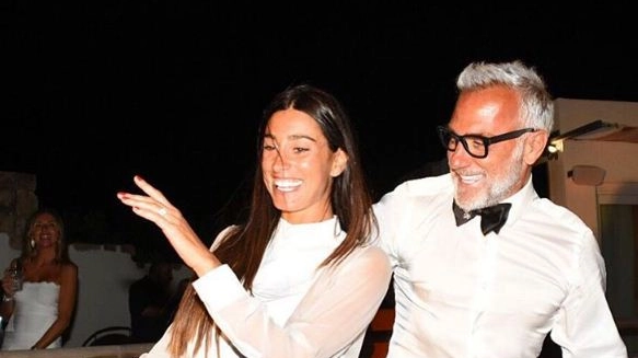 Gianluca Vacchi e la fidanzata Giorgia Gabriele (da Instagram) 