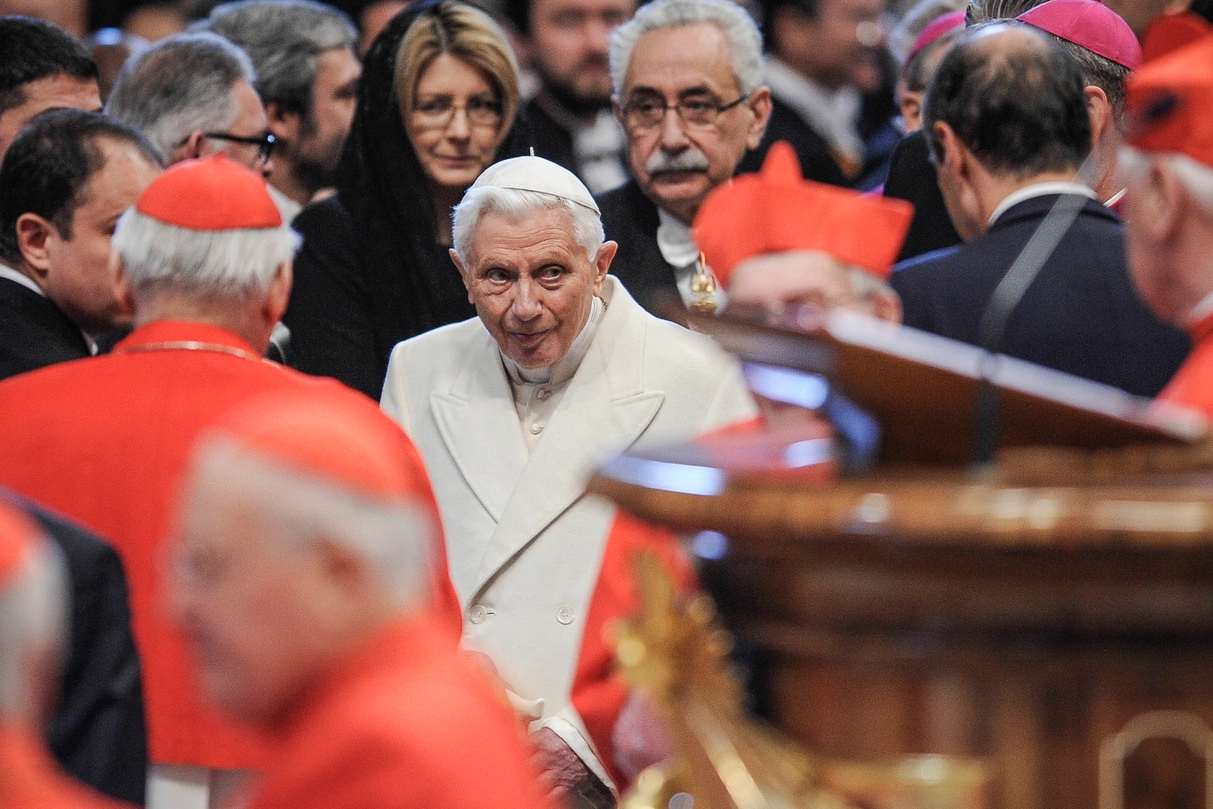 Una delle ultime partecipazioni di papa Benedetto XVI a un concistoro