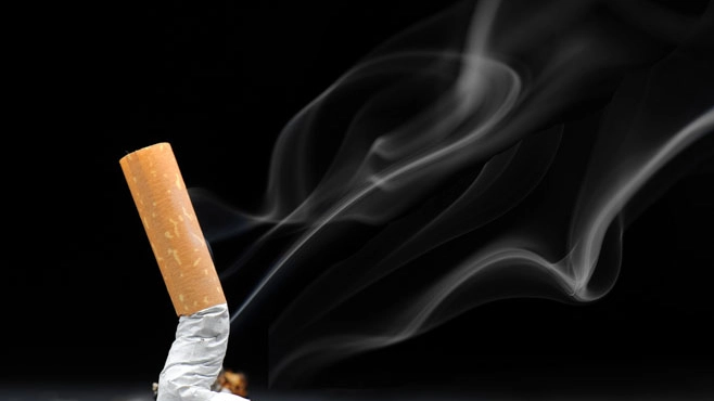 Anche una sigaretta di media al giorno può creare problemi - Foto: Matthew Horwood / Alamy