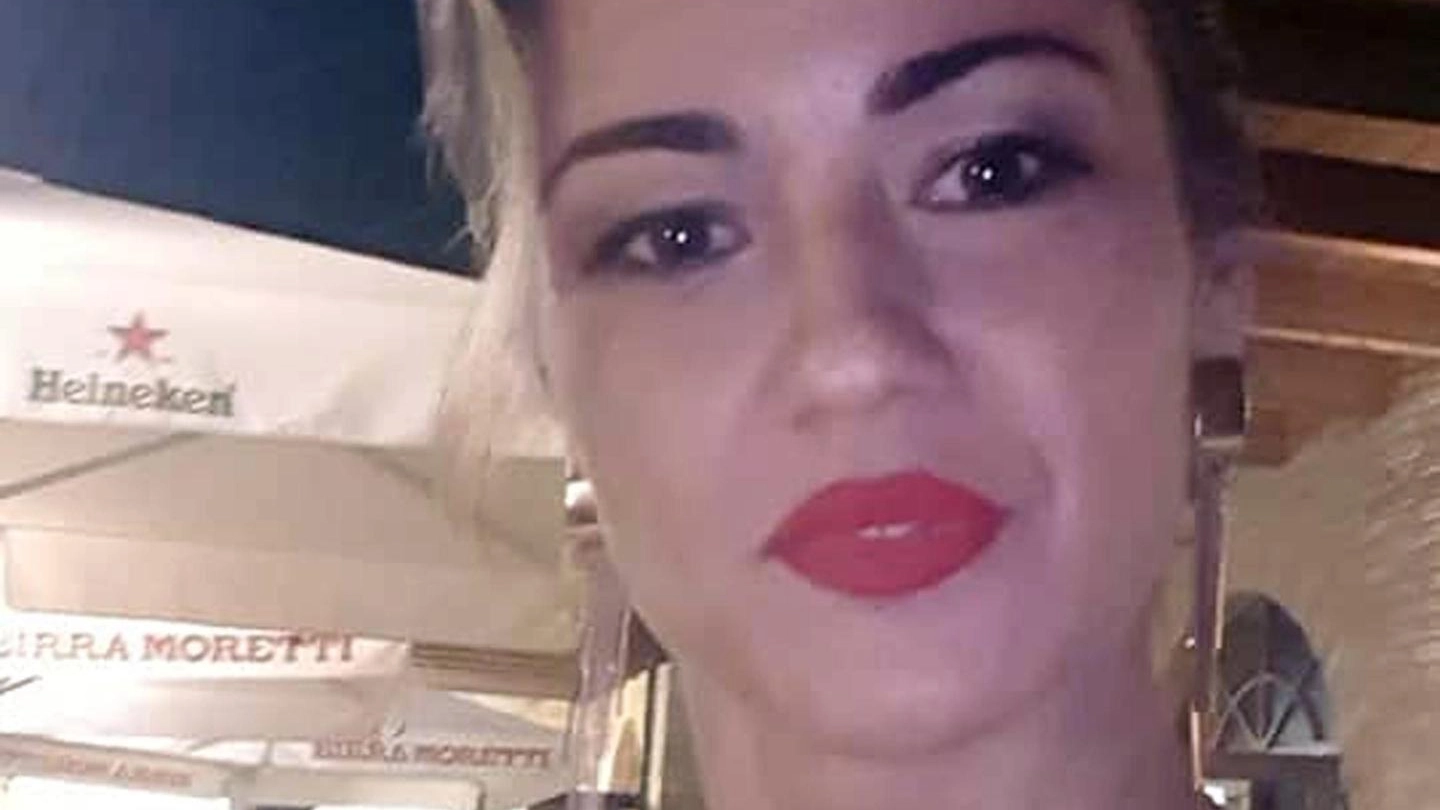 Mihaela Roua, 32 anni, uccisa a coltellate a Nereto (Ansa)