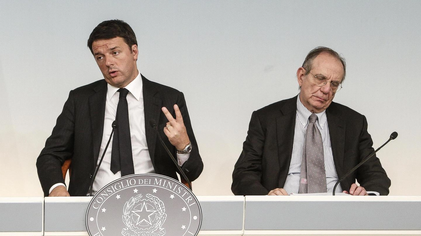 Renzi e Padoan presentano l'aggiornamento del Def