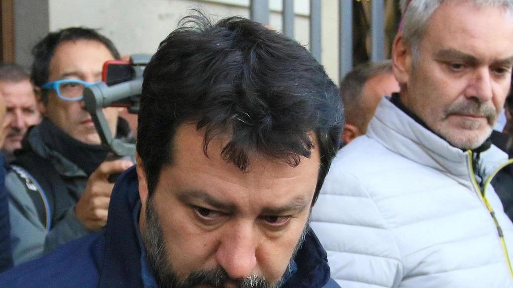 Matteo Salvini esce dalla Questura di Trieste il 7 ottobre (Ansa)