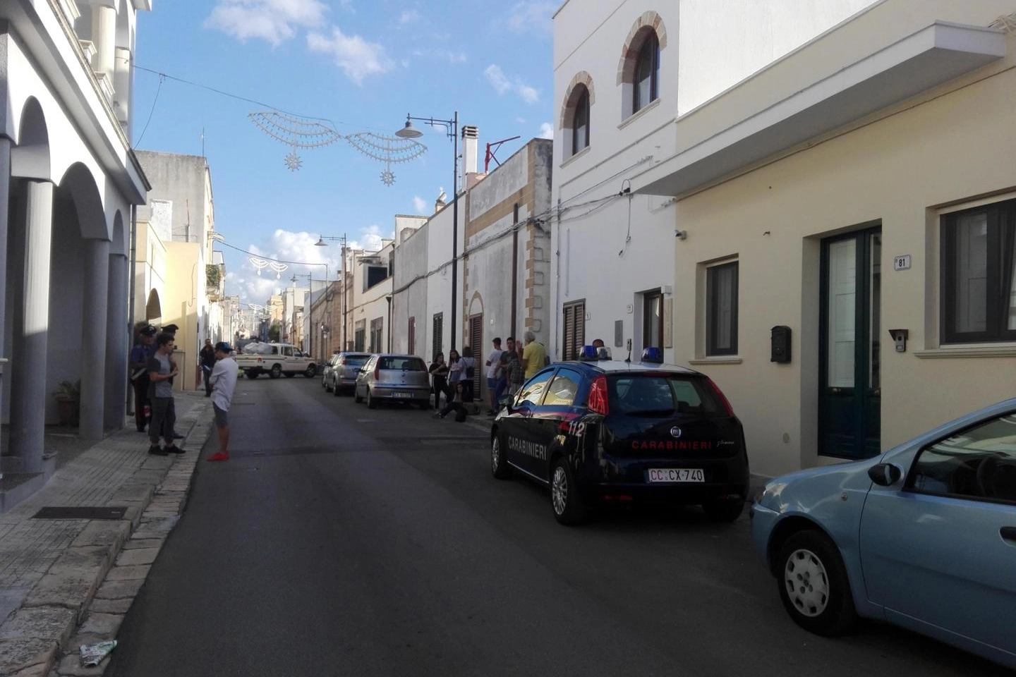 Sulla destra la casa di Noemi Durini presidiata dai carabinieri (Ansa)