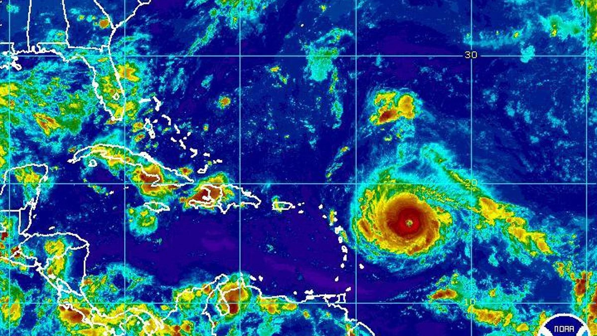 Uragano Irma punta Cuba, poi gli Stati Uniti. L'immagine del Noaa (Ansa)