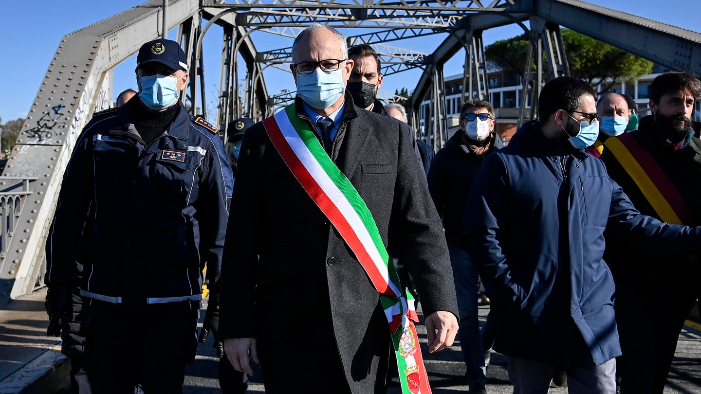 Il sindaco di Roma Roberto Gualtieri alla riapertura del Ponte dell'Industria