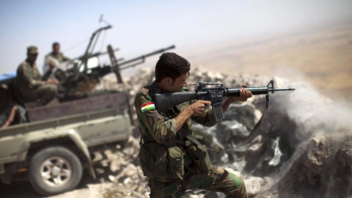Peshmerga combattono contro l'Isis a Mosul (Afp - foto dell'anno)