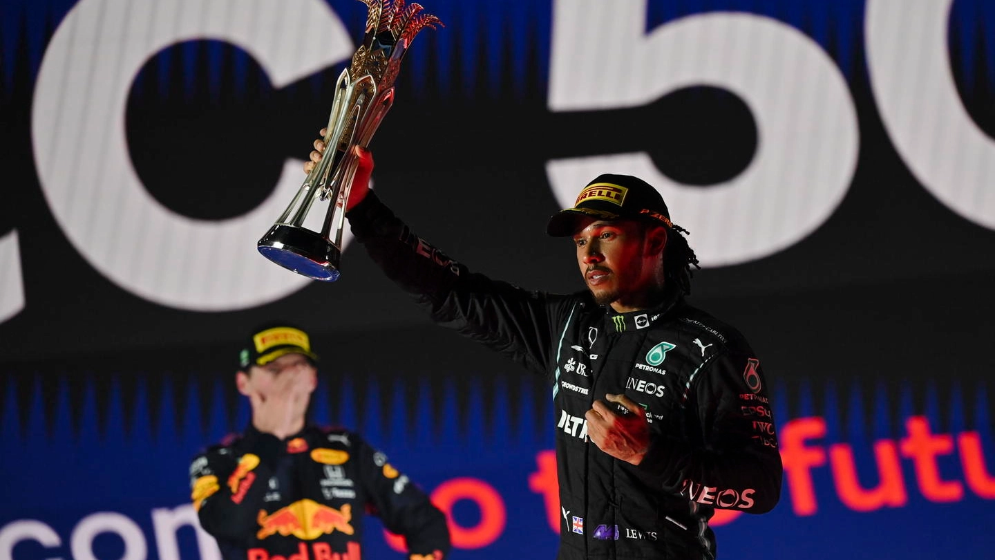 Hamilton vince a Jeddah, Verstappen secondo (Ansa)