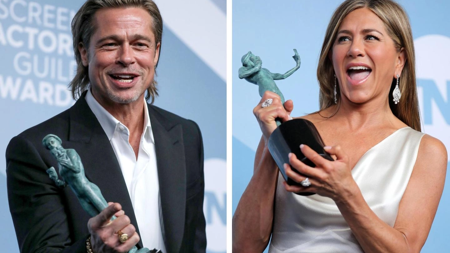 La premiazione di Brad Pitt e Jennifer Aniston (Ansa)