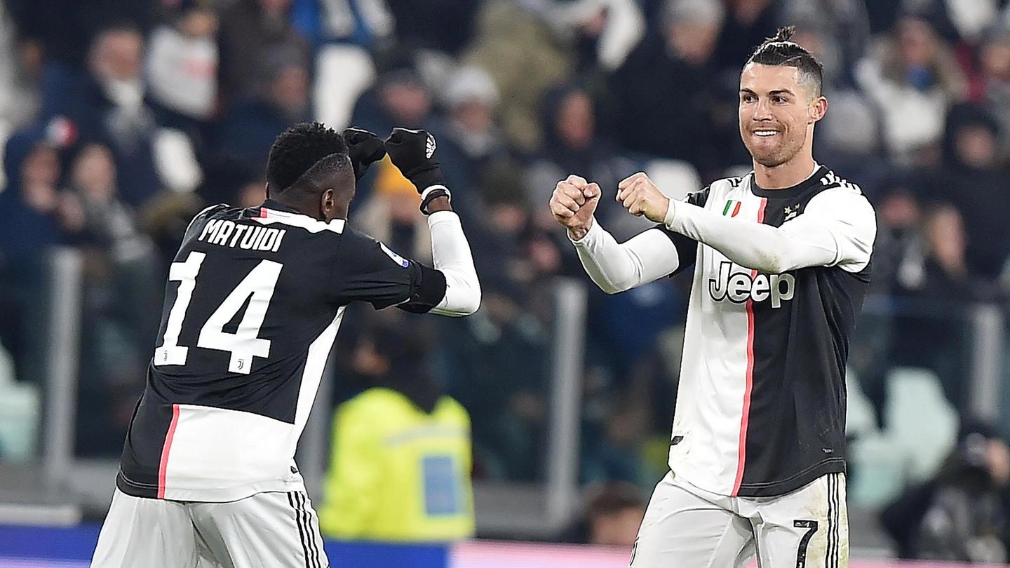 Cristiano Ronaldo in gol contro Il Parma (Ansa)