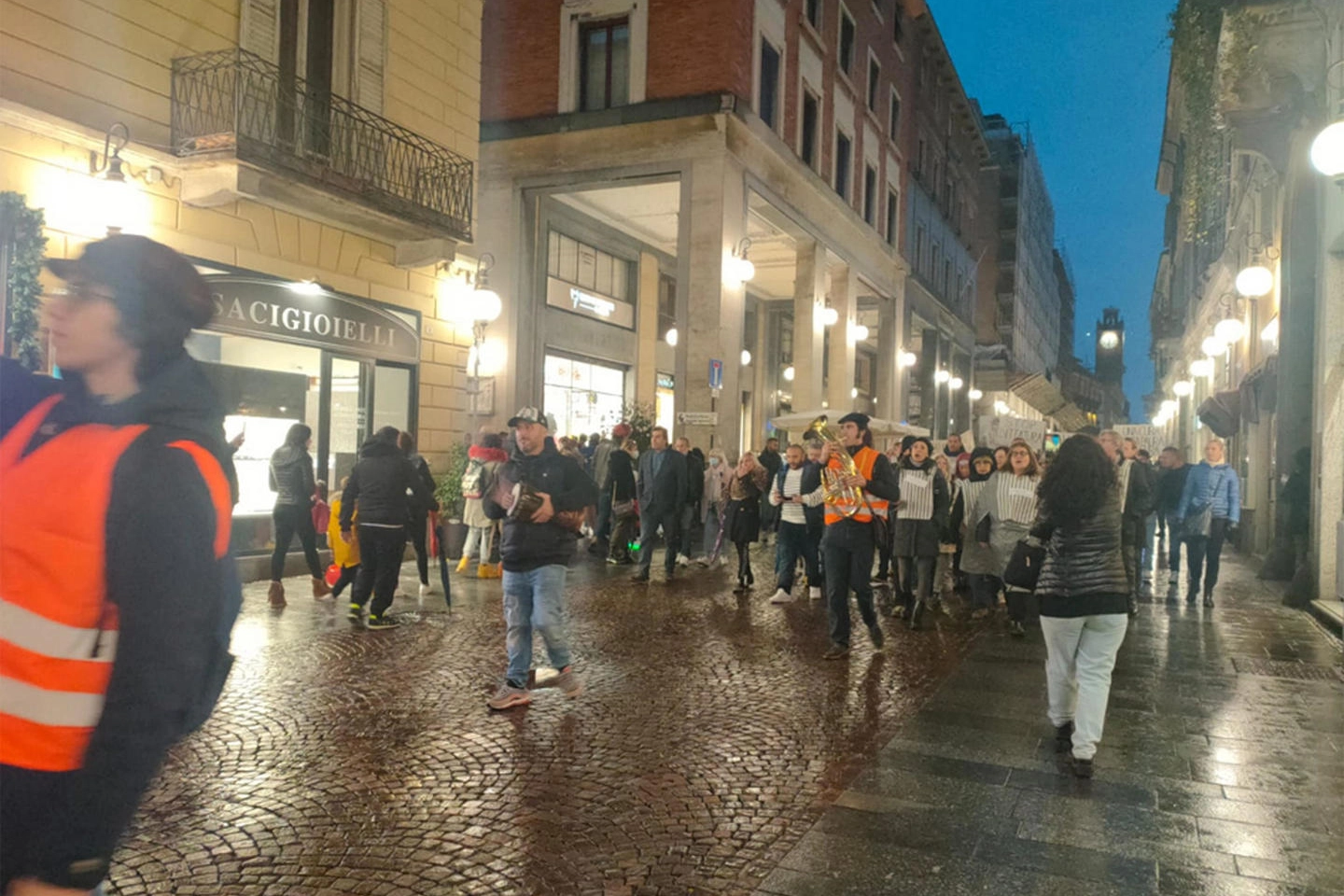 La manifestazione choc a Novara
