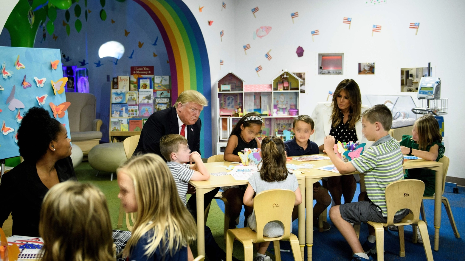 Donald Trump e Melania al Nationwide Children's Hospital (foto Lapresse)