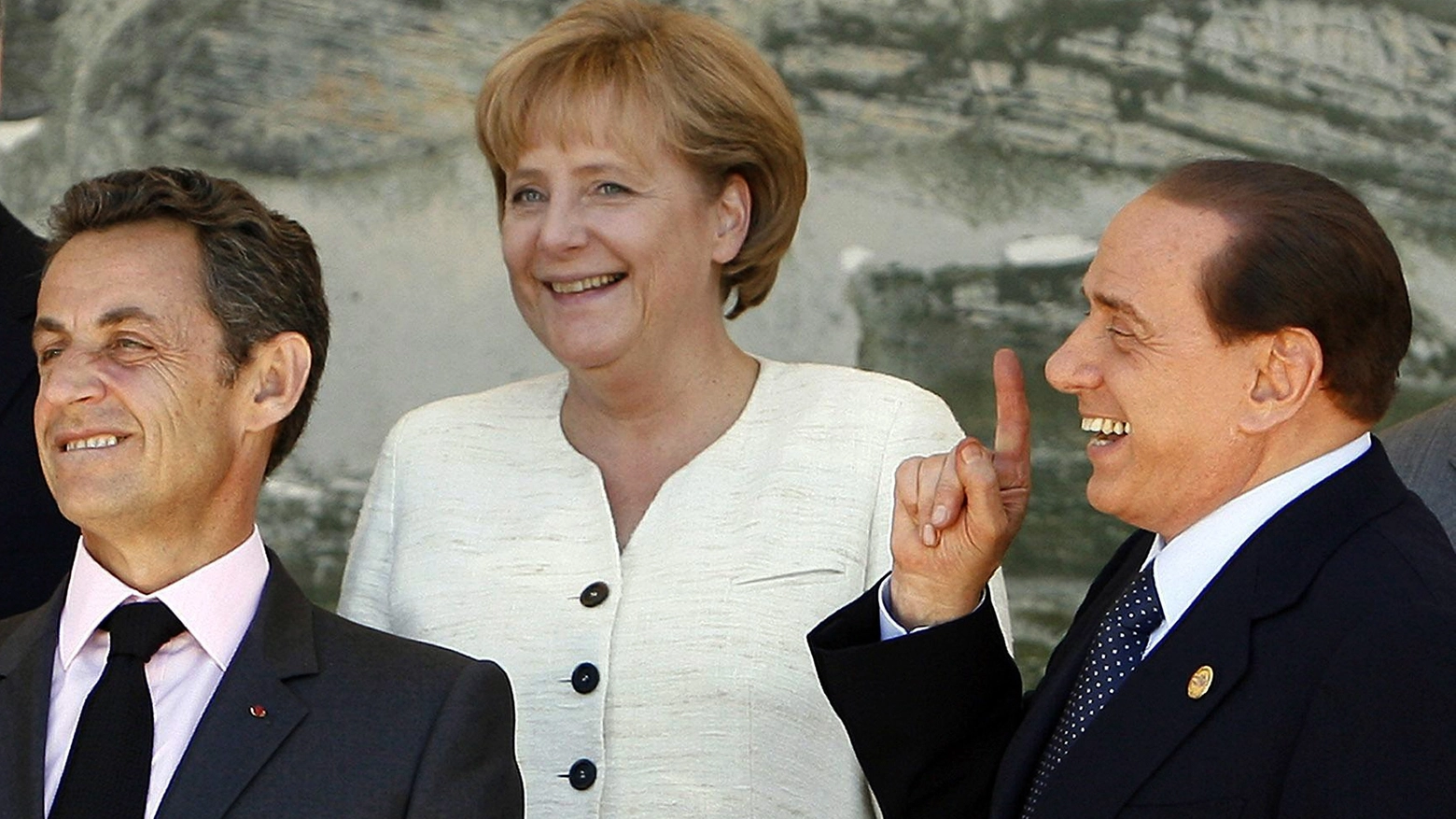 Angela Merkel, Nicolas Sarkozy e Silvio Berlusconi in una foto del 2009 (Ansa)