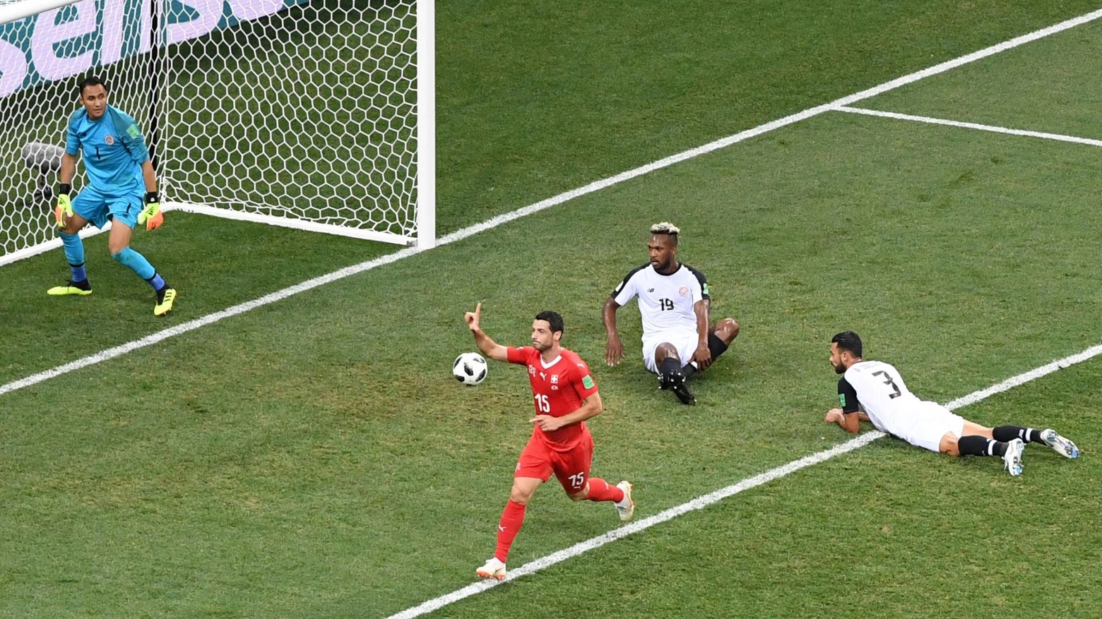 Blerim Dzemaili in gol contro il Costarica
