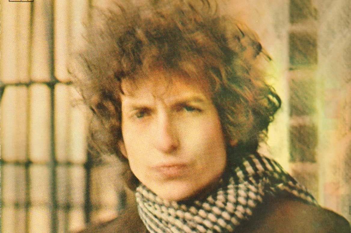 La copertina di 'Blonde on blonde' di Bob Dylan