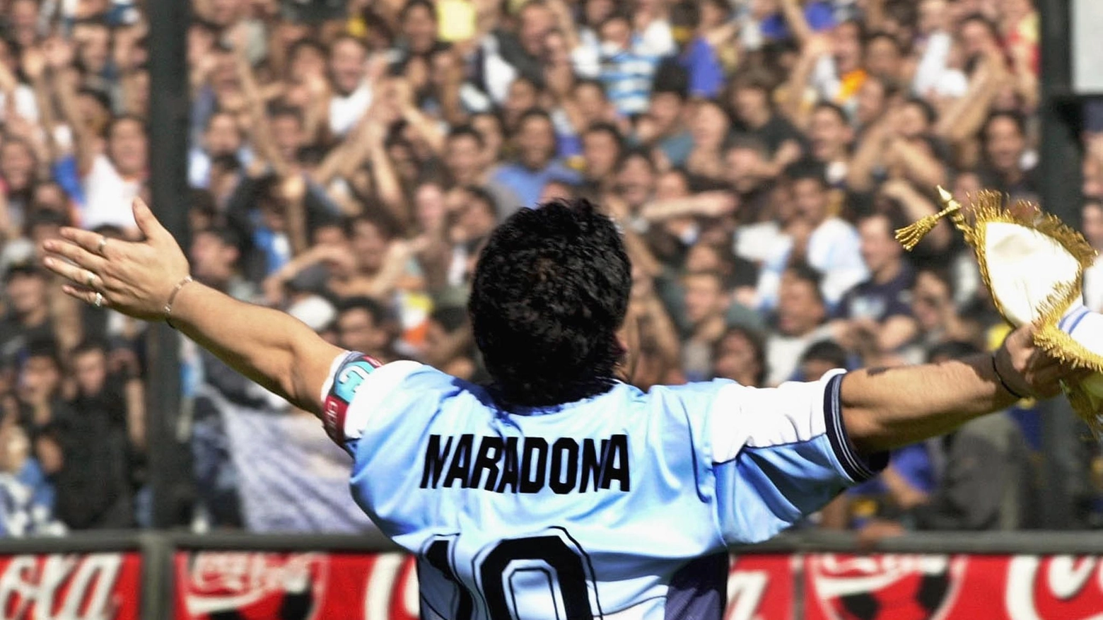 Maradona con la maglia n. 10 dell'Argentina (Ansa)