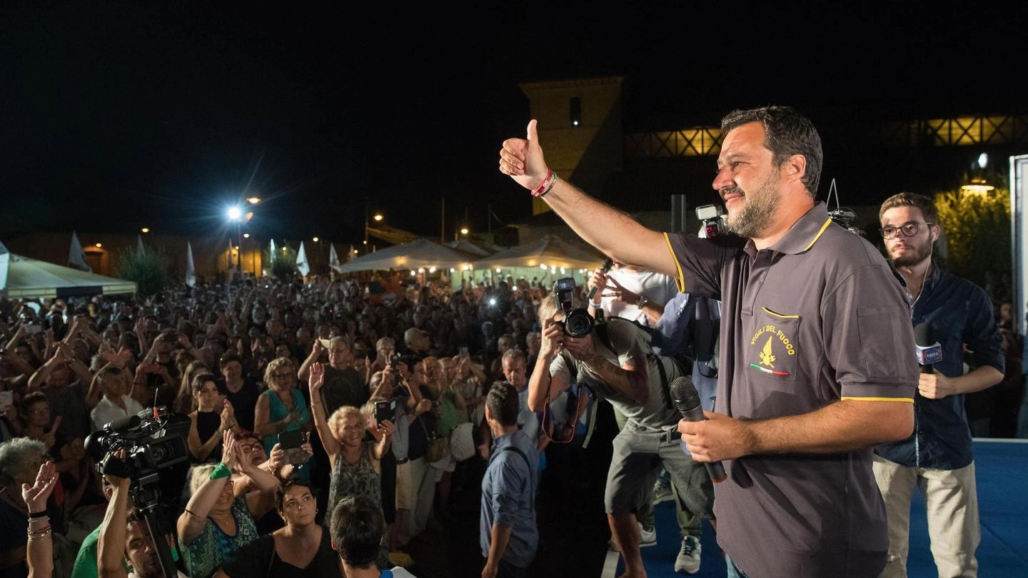 Matteo Salvini alla festa della Lega a Cervia (Ansa)